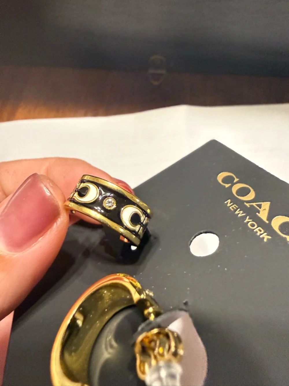 New Coach Signature Enamel Huggie Gold Black Hoop Logo Earrings - Picture 4 of 5